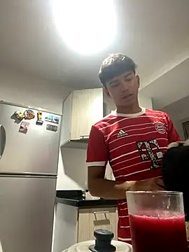 Snapshot of Leonarrrd_01 chatting on September 26, 10:05 pm Leonarrrd 01 online show from September 26, 10:05 pm