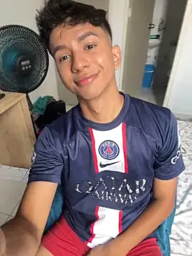 Snapshot of Leonarrrd_01 chatting on February 23, 7:07 pm Leonarrrd 01 online show from February 23, 7:07 pm