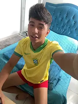 Snapshot of Leonarrrd_01 chatting on March 15, 7:16 pm Leonarrrd 01 online show from March 15, 7:16 pm