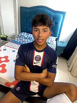 Snapshot of Leonarrrd_01 chatting on September 24, 8:48 pm Leonarrrd 01 online show from September 24, 8:48 pm