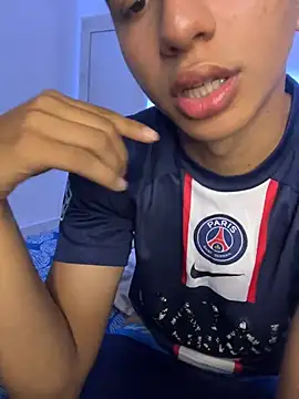 Snapshot of Leonarrrd_01 chatting on February 22, 3:12 am Leonarrrd 01 online show from February 22, 3:12 am