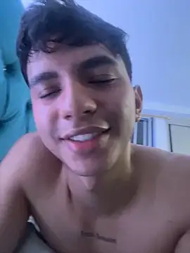 Snapshot of Leonarrrd_01 chatting on March 17, 5:12 am Leonarrrd 01 online show from March 17, 5:12 am