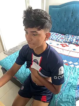 Snapshot of Leonarrrd_01 chatting on March 8, 6:37 pm Leonarrrd 01 online show from March 8, 6:37 pm