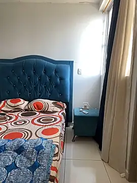 Snapshot of Leonarrrd_01 chatting on October 17, 8:21 pm Leonarrrd 01 online show from October 17, 8:21 pm