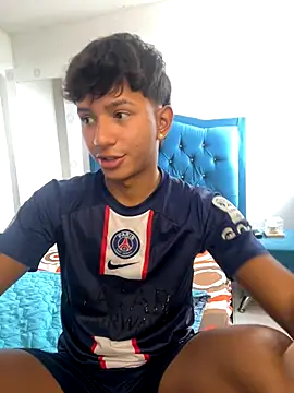 Snapshot of Leonarrrd_01 chatting on October 6, 3:13 pm Leonarrrd 01 online show from October 6, 3:13 pm