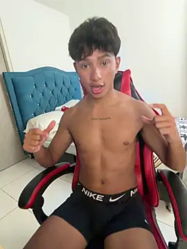 Leonarrrd 01 online show from February 26, 9:48 pm