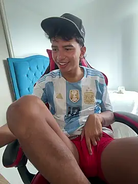 Leonarrrd 01 online show from December 14, 4:34 pm