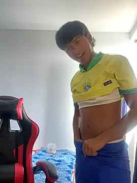 Snapshot of Leonarrrd_01 chatting on November 23, 4:50 pm Leonarrrd 01 online show from November 23, 4:50 pm