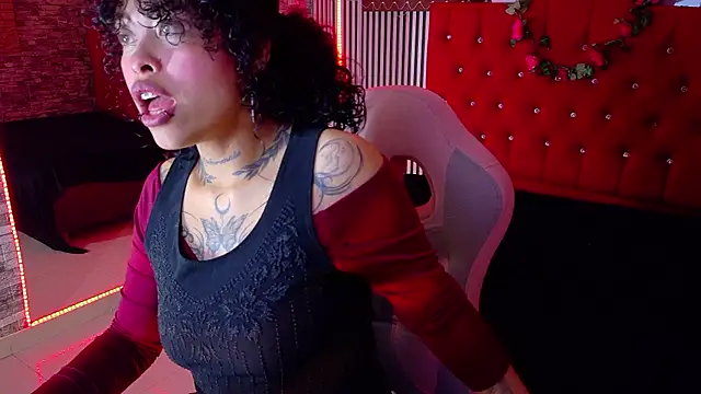 miahernadez303av online show from January 13, 4:27 am