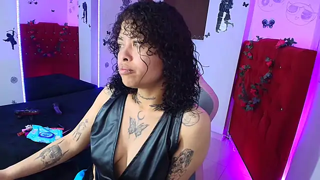 miahernadez303av online show from September 20, 2:27 am