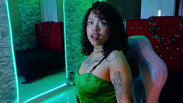 miahernadez303av online show from March 23, 2:11 am