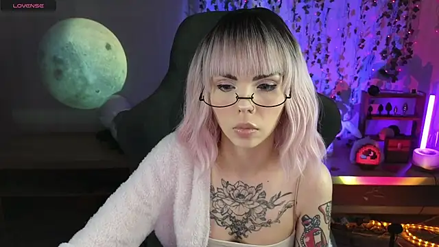 Kerry Kirk online show from April 14, 10:59 pm