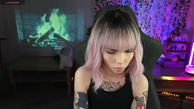 Kerry Kirk online show from April 3, 9:54 pm