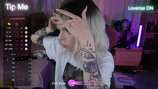 Snapshot of Kerry_Kirk chatting on September 28, 8:05 pm Kerry Kirk online show from September 28, 8:05 pm