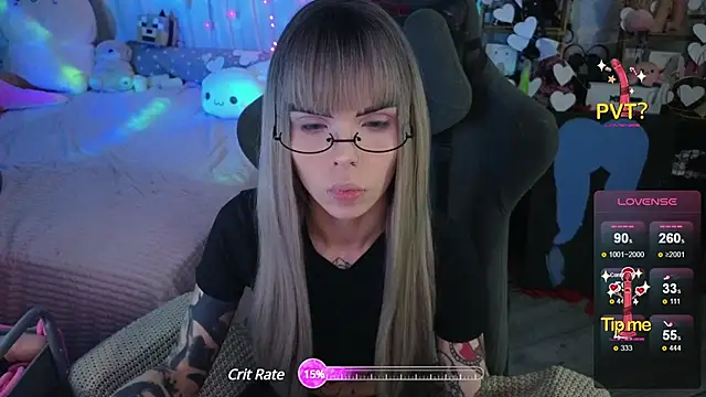 Snapshot of Kerry_Kirk chatting on February 28, 10:17 pm Kerry Kirk online show from February 28, 10:17 pm