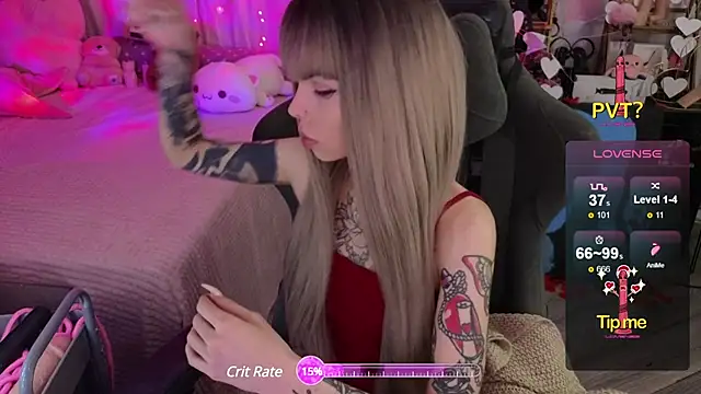 Snapshot of Kerry_Kirk chatting on February 25, 7:49 pm Kerry Kirk online show from February 25, 7:49 pm