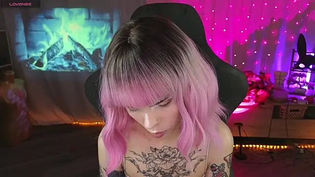 Kerry Kirk online show from March 12, 11:20 pm