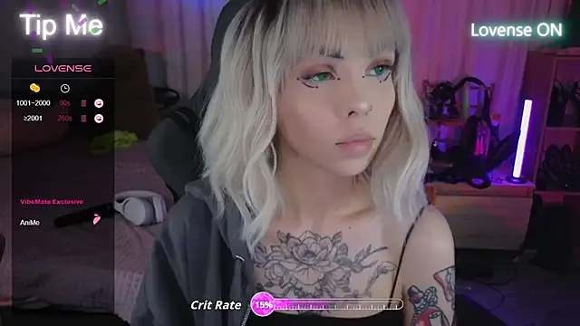 Snapshot of Kerry_Kirk chatting on October 4, 7:48 pm Kerry Kirk online show from October 4, 7:48 pm