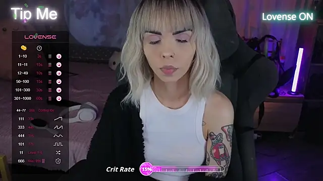 Snapshot of Kerry_Kirk chatting on October 8, 11:16 pm Kerry Kirk online show from October 8, 11:16 pm