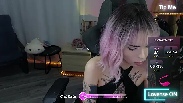 Snapshot of Kerry_Kirk chatting on November 22, 10:19 pm Kerry Kirk online show from November 22, 10:19 pm