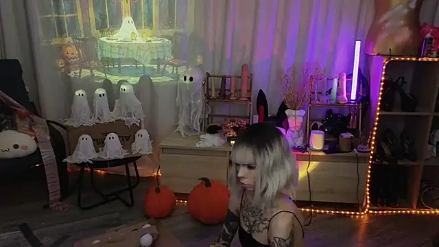 Snapshot of Kerry_Kirk chatting on October 24, 11:26 pm Kerry Kirk online show from October 24, 11:26 pm