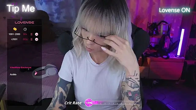 Snapshot of Kerry_Kirk chatting on October 7, 11:06 pm Kerry Kirk online show from October 7, 11:06 pm