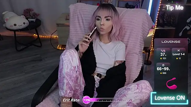 Snapshot of Kerry_Kirk chatting on November 7, 4:44 pm Kerry Kirk online show from November 7, 4:44 pm