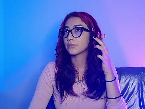 Snapshot of Alice_Phantom_x chatting on January 19, 3:10 am Alice Phantom x online show from January 19, 3:10 am