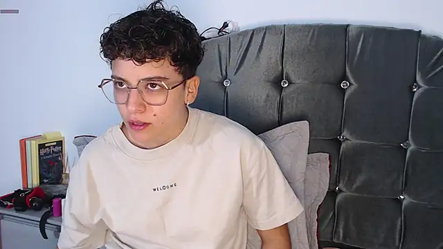 Antonella Cruz02 online show from April 22, 3:13 am