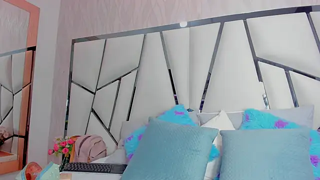  aurora18  online show from April 9, 3:08 am