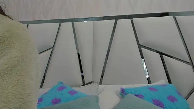  aurora18  online show from April 13, 3:10 am