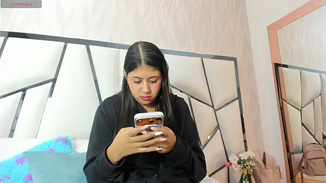  aurora18  online show from February 13, 3:06 am