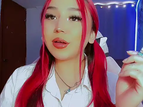 Snapshot of madisonx17 chatting on November 19, 8:20 pm madisonx17 online show from November 19, 8:20 pm