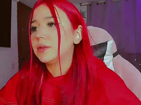 Snapshot of madisonx17 chatting on November 29, 12:00 am madisonx17 online show from November 29, 12:00 am