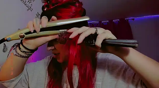 Snapshot of madisonx17 chatting on February 26, 11:30 pm madisonx17 online show from February 26, 11:30 pm