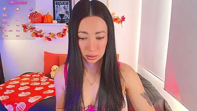 Snapshot of lilyy_evanss chatting on October 6, 9:15 pm lilyy evanss online show from October 6, 9:15 pm