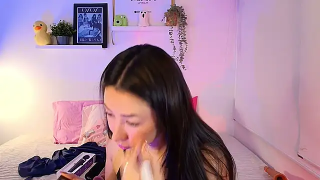 Snapshot of lilyy_evanss chatting on November 22, 11:25 pm lilyy evanss online show from November 22, 11:25 pm