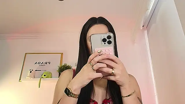 Snapshot of lilyy_evanss chatting on November 9, 8:24 pm lilyy evanss online show from November 9, 8:24 pm