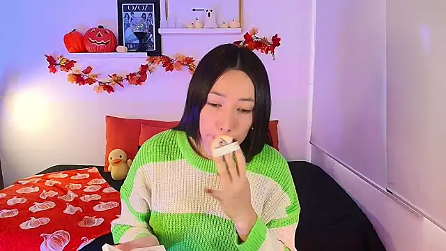 Snapshot of lilyy_evanss chatting on November 3, 9:51 pm lilyy evanss online show from November 3, 9:51 pm