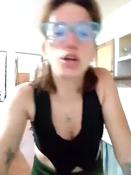 Snapshot of Luna-e-Franco1 chatting on March 14, 3:15 am Luna-e-Franco1 online show from March 14, 3:15 am