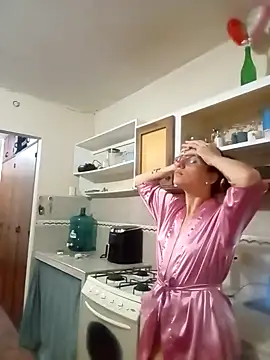 Snapshot of Luna-e-Franco1 chatting on March 12, 12:20 am Luna-e-Franco1 online show from March 12, 12:20 am