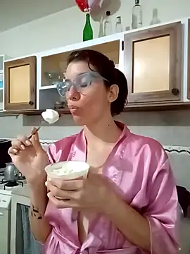 Snapshot of Luna-e-Franco1 chatting on March 7, 3:08 am Luna-e-Franco1 online show from March 7, 3:08 am