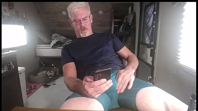 Di9ital069 online show from December 5, 7:01 pm