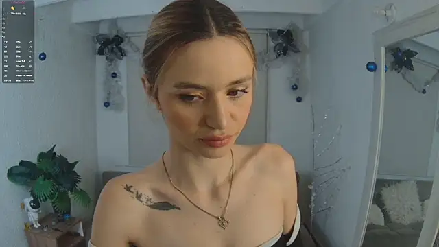 Lucy Princes online show from December 22, 4:45 am