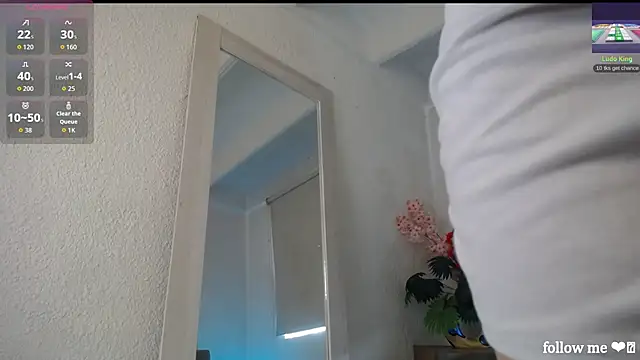 Lucy Princes online show from February 4, 9:43 pm