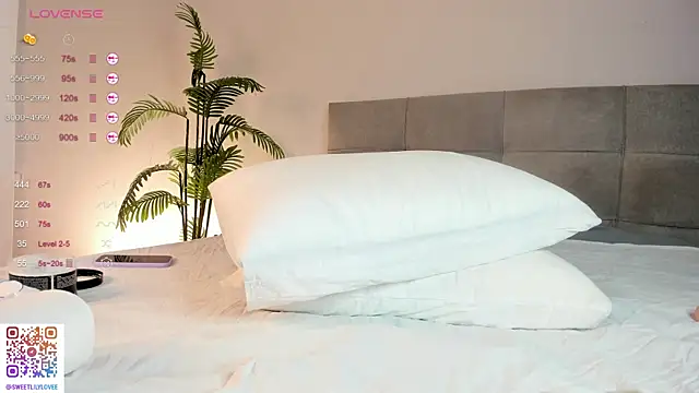 MargaretFlores online show from October 30, 6:12 am