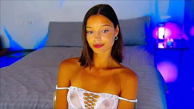 wow Mia online show from February 3, 5:18 am