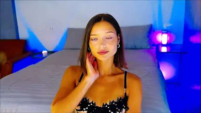 wow Mia online show from February 6, 2:33 am