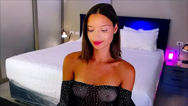 wow Mia online show from February 21, 8:18 am