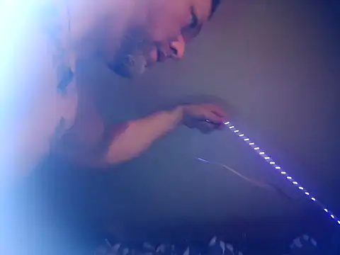 Buddy Cuck online show from November 25, 1:50 am